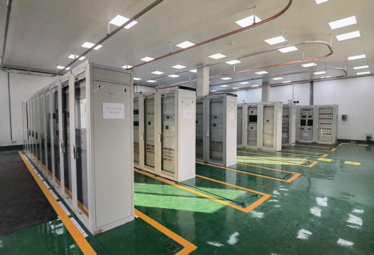 �ɹٱ��վ����220kV�����߽�����칤��